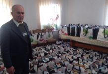 Peste 400 de pachete de câte 100 de lei pentru copiii de la școlile din Dănești!