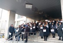Zeci de grefieri gorjeni protestează împotriva tăierii pensiilor speciale