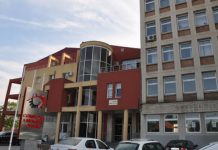 Unii sindicaliști joacă teatrul administrației