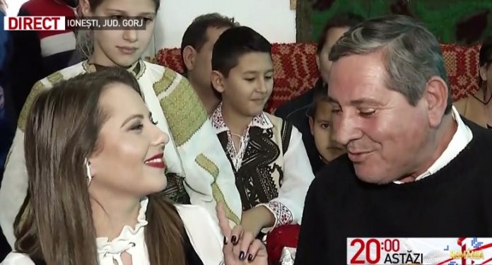 ZIUA ROMÂNIEI. Moment inedit la Antena 3. Berta Popescu și tatăl său cântă "Lung îi drumul Gorjului" 817