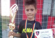 La doar 10 ani este campion la fotbal, lupte şi şah