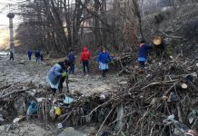 Ecologizare în Defileul Jiului. „E jale!”