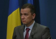 "Deportații" PSD se reîntorc la matcă
Fostul premier Sorin Grindeanu a anunțat, joi, că se va reîntoarce în PSD. Grindeanu a d…
