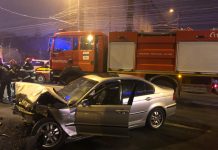 FOTO. Șase tineri răniți, într-un accident, în urma unei curse ilegale pe un bulevard din centrul municipiului Tg-Jiu