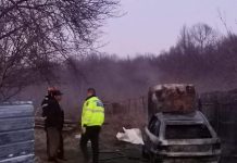 19:02 Autovehicul, ÎN FLĂCĂRI la Bâlteni. Incendiul a fost stins.VIDEO