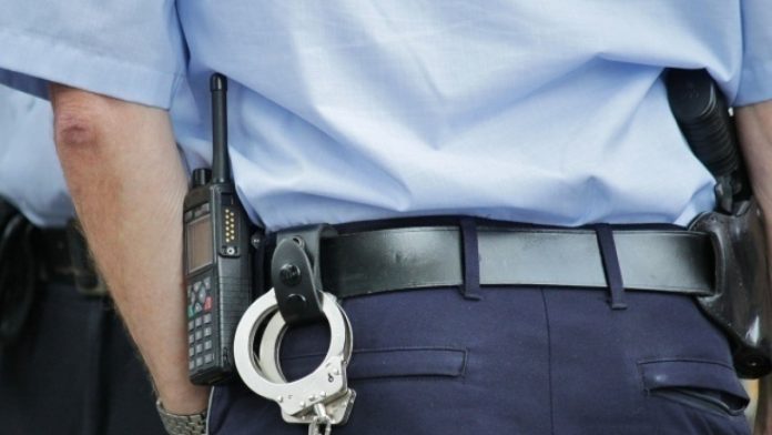 Bărbat, din Motru, cercetat de poliție după ce ar fi întreținut raporturi sexuale cu fiica sa, de 15 ani