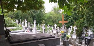 Situație revoltătoare în Gorj! Mormântul unui tânăr de 18 ani mort de cancer a fost profanat  