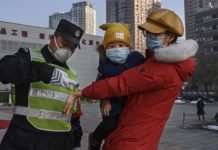 China construiește o fabrică de măști medicinale în șase zile