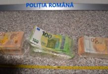 Zeci de mii de euro falși, găsiți de polițiștii din Gorj în casa unui tânăr din Arad