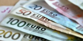 90.000 de euro falsificați, depistați de polițiștii gorjeni în urma a 3 percheziții