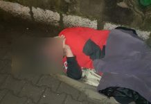 Două persoane fără adăpost, căzute pe stradă. Erau rănite și aveau nevoie de îngrijiri medicale