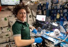 A revenit pe Pământ după 11 luni de stat în cosmos