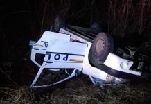 Mașină răsturnată într-un șanț, la Turburea