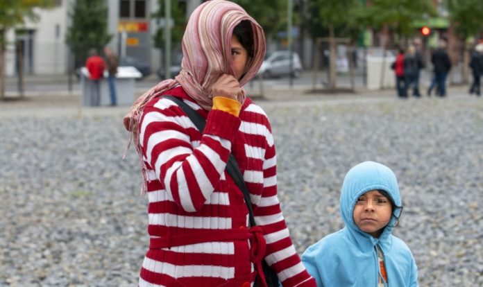După ce s-au întors în ţară în plină pandemie, românii din Gorj cer ajutoare sociale 418