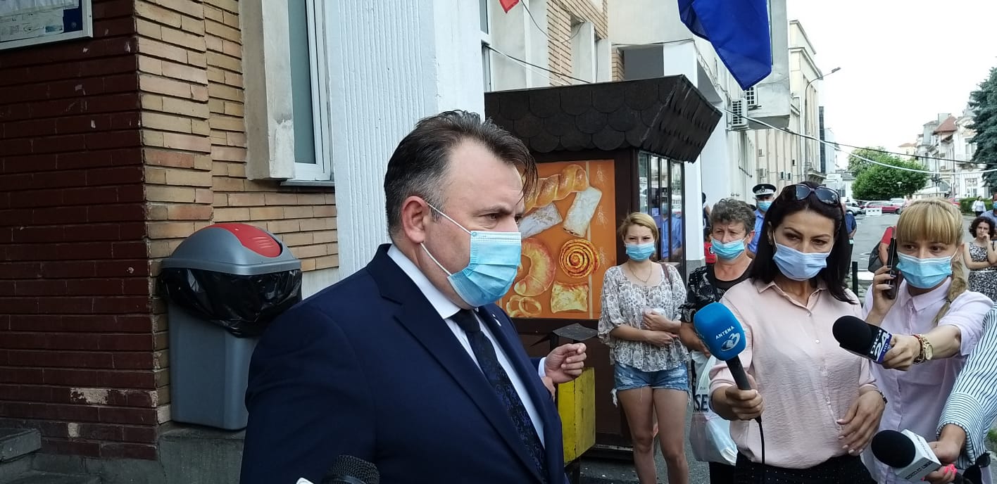 Ministrul Nelu Tătaru, a efectuat o vizită la Spitalul Județean de Urgență din Târgu Jiu, unde a verificat secțiile Radiologie și UPU