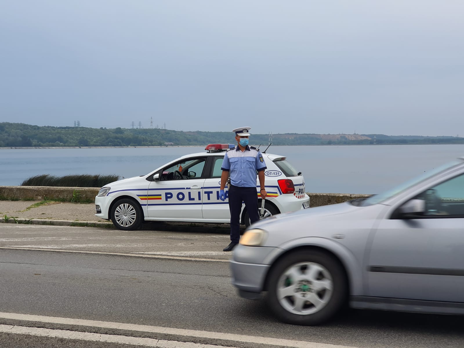 Polițiștii gorjeni au reținut 143 de permise de conducere
