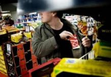 Prins la furat in magazin
Polițiști din cadrul Poliţiei Oraşului Rovinari au fost sesizați de reprezentanții unei societăți co…