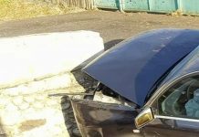 Cu mașina într-un cap de pod