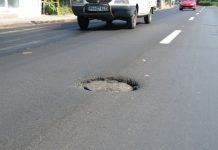 Se refac aproximativ 400 de cămine de la „gurile“ de canalizare de pe străzile din oraș