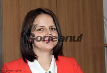 25 de elevi din Turceni primesc Bursa Primarului