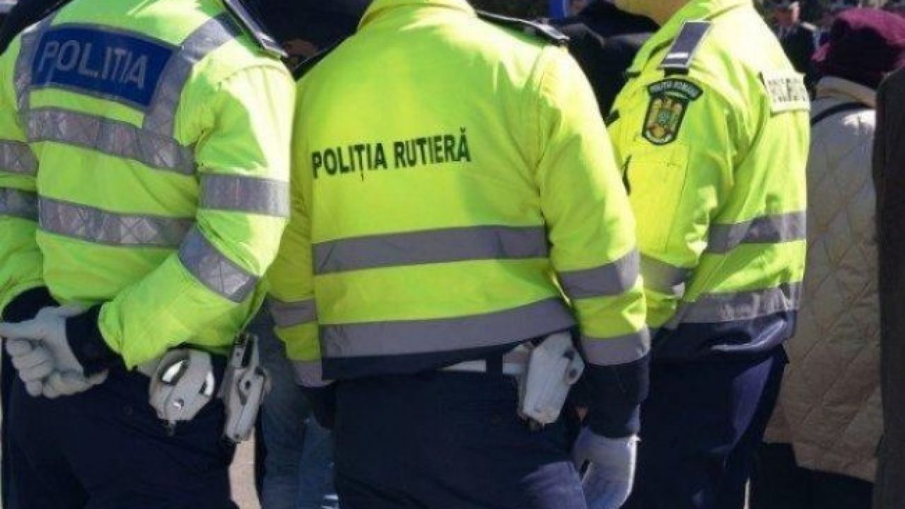 Polițiștii gorjeni, în control pe drumurile publice pentru a preveni accidentele grave