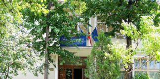 La Colegiul Național „Tudor Arghezi” din Târgu-Cărbunești un cadru didactic a fost depistat pozitiv la COVID