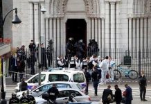 Atac la Notre Dame, femeie decapitată