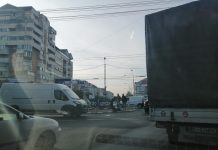 Târgu Jiu: Biciclist acroșat de un șofer neatent Un biciclist a fost acroșat astăzi de un șofer neatent pe pe bulevardul Constantin Brâncuși din Târgu Jiu