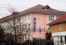 Scenariul roșu la CNET