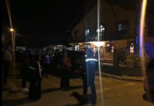 Petrecere cu focuri de artificii, spartă de polițiștii locali
