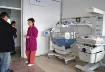 Medicii de la Maternitate i-au dat un nume fetiţei aruncate la gunoi