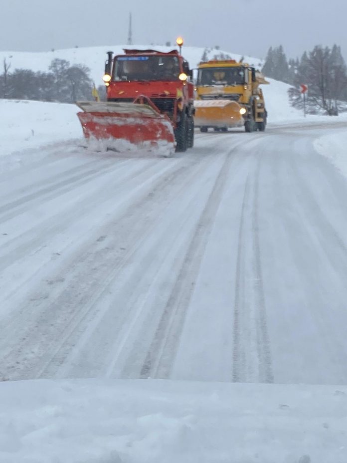 Utilajele abia fac față în zona Rânca