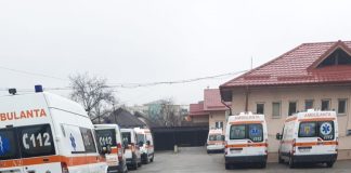 Ambulanele sunt ținute afară