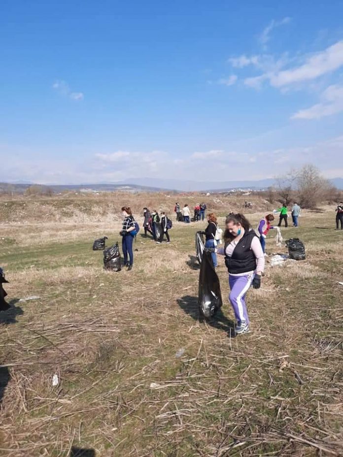 Târgu Jiu: Zonă de agrement, ecologizată cu ajutorul voluntarilor