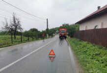 Pompierii au evacuat apa din două gospodării din Târgu Jiu și Jupânești