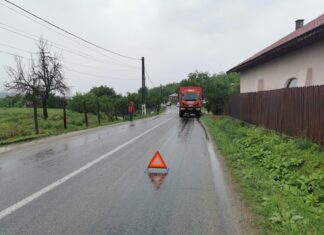 Pompierii au evacuat apa din două gospodării din Târgu Jiu și Jupânești