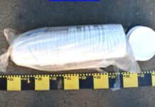 Captură „impresionantă” a poliției. 18 kilograme de tutun și multe...găleți goale. Foto/Poliția Română