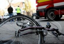 Biciclist accidentat de o mașină