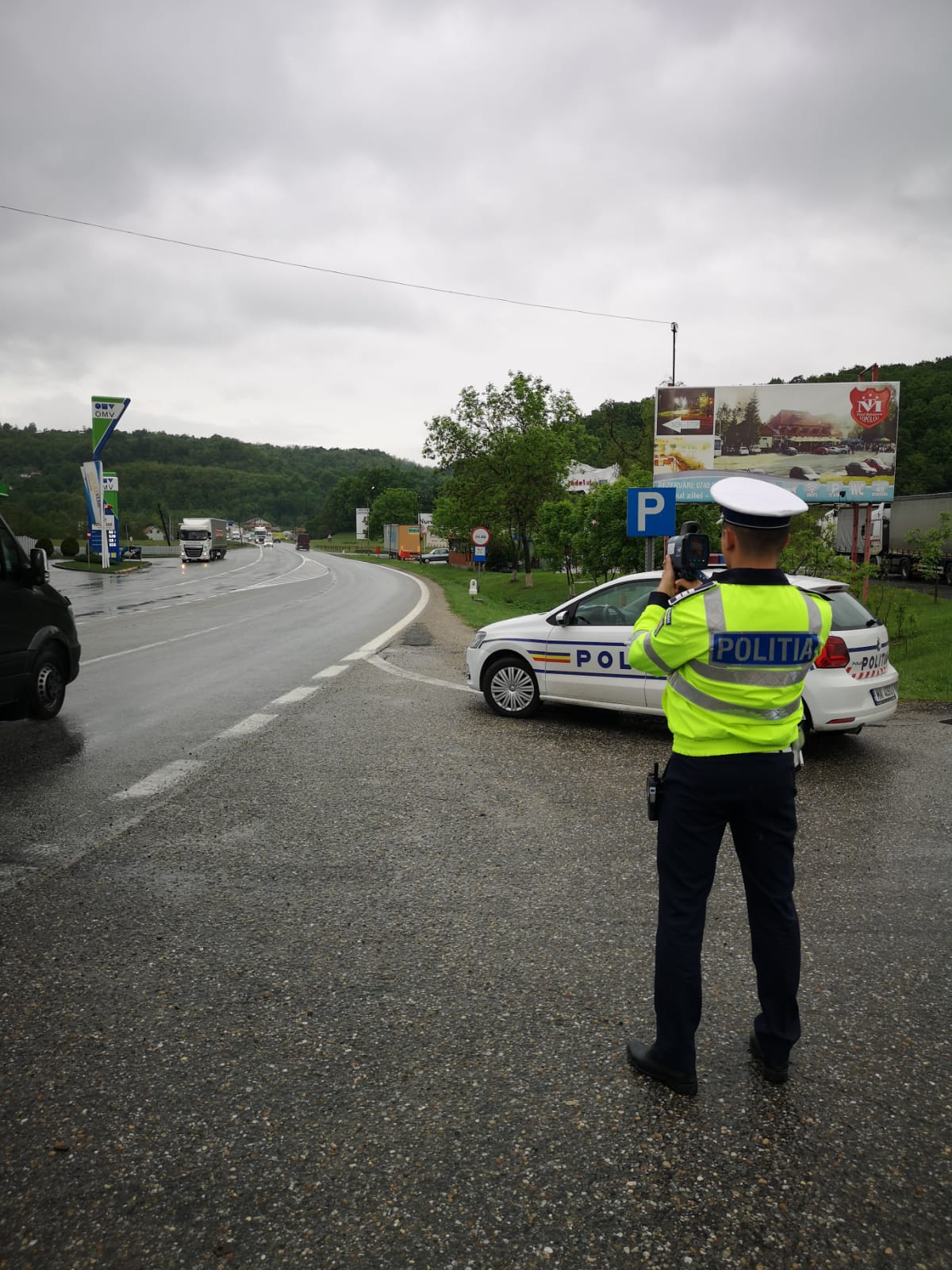 Un bărbat din Gorj a rămas fără permis auto a doua zi după ce l-a obținut, fiind prins circulând cu cu o viteza de 109 km/h în localitate