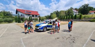 Polițiștii de la siguranță școlară au făcut activități de prevenție cu elevii din tabere