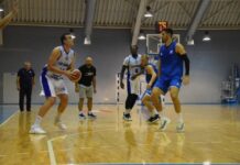 Baschetbaliştii CSM au făcut doar spectacol la prezentare