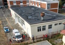 Târgu Jiu: Elev găsit inconștient în curtea Liceului auto „Traian Vuia” Tânărul a fost găsit de alți elevi, inconștient, lângă un gard al unității de învățământ