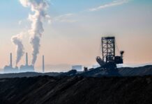 Sindicatele cer Ministerului Energiei stoparea programului de restructurare a CEO Sindicatele vor să mai prelungească viața carierelor de lignit