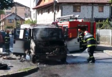 13:11 Mașină, făcută scrum pe o stradă din Târgu-Jiu