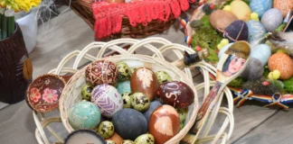 Concurs de încondeiat ouă prin metode tradiționale, la Rânca