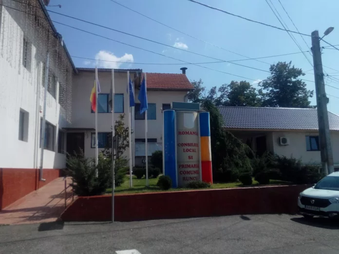 Primăria Runcu îi somează pe localnici să își asigure locuințele