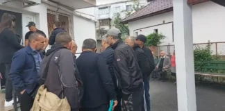 Protest spontan la Casa de Pensii Gorj