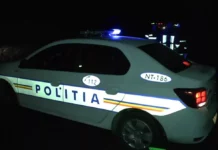 Băiat de 14 ani, cercetat de poliție după ce a sustras mașina tatălui și s-a răsturnat cu ea