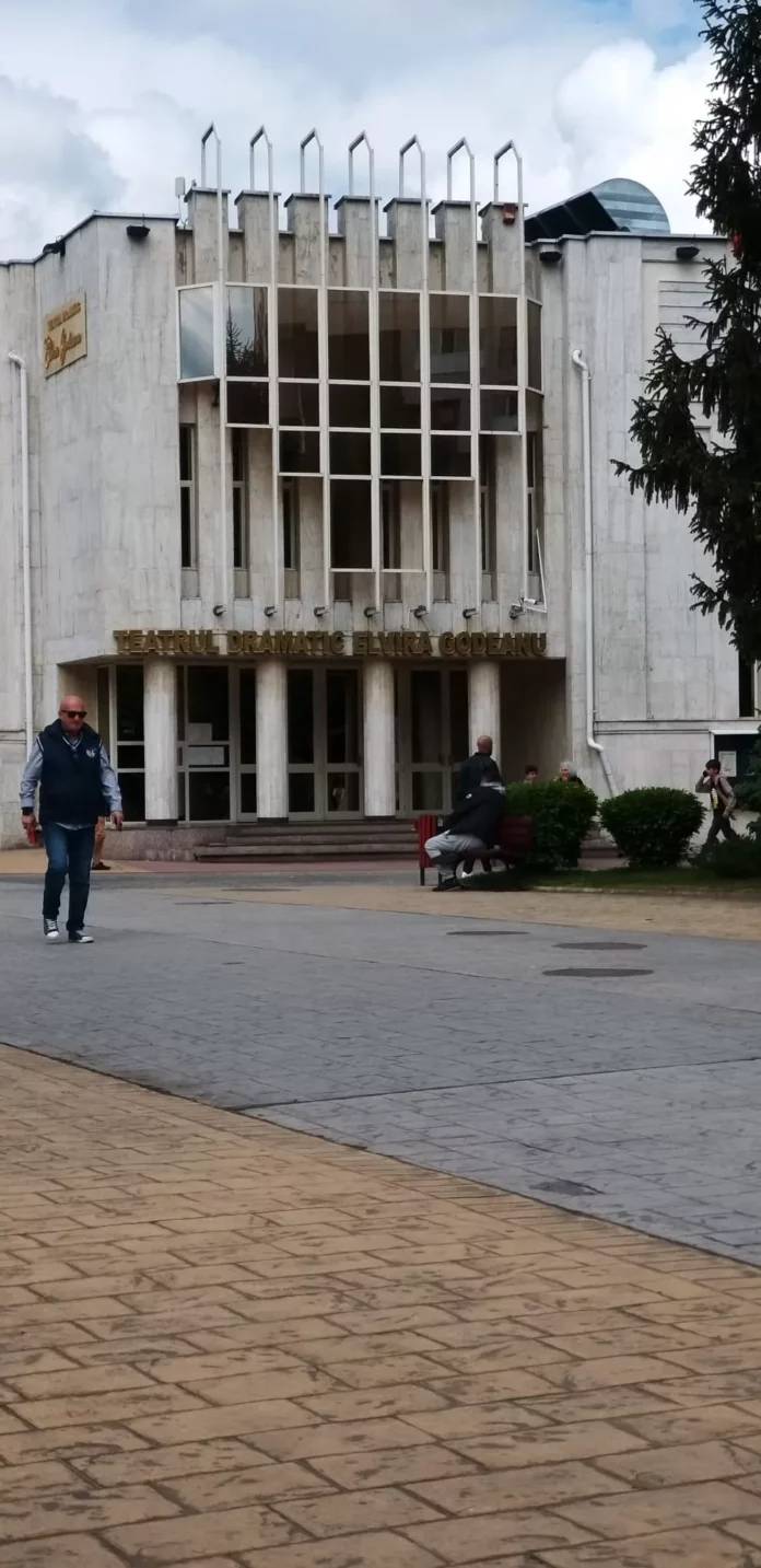 Teatrul Dramatic „Elvira Godeanu” din Târgu Jiu