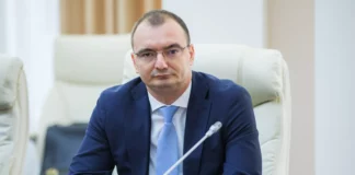 Prefectul de Gorj, oprit în trafic pentru folosirea ilegală a girofarului